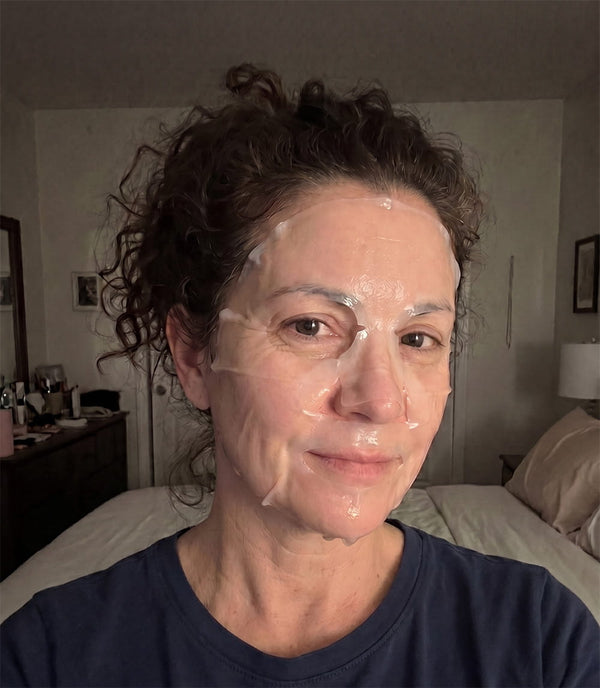 Manuela, 52